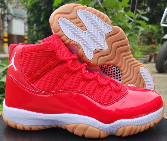 Air Jordan 11 Retro Red White